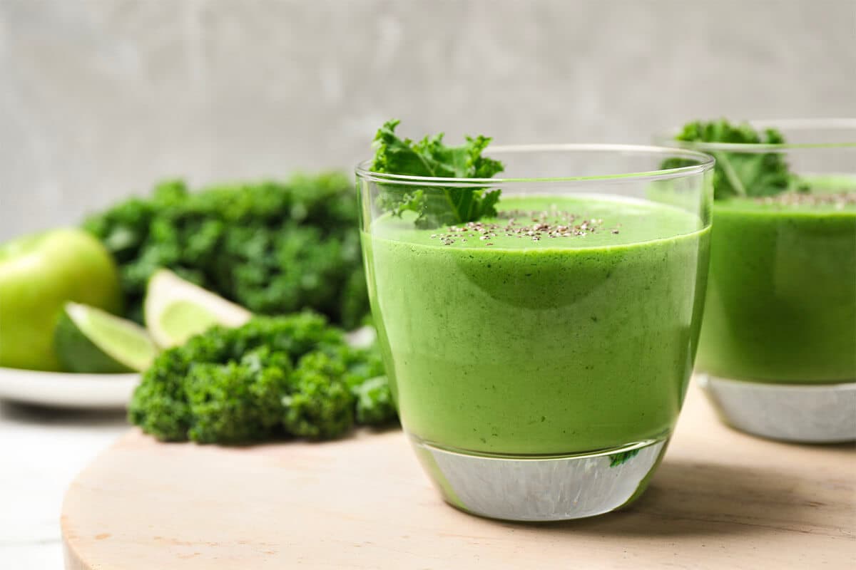 Green smoothie in a cup